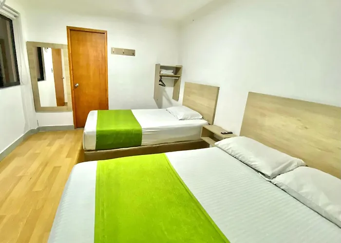 Hotel Street 50 Estadio