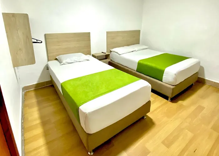 Hotel Street 50 Estadio